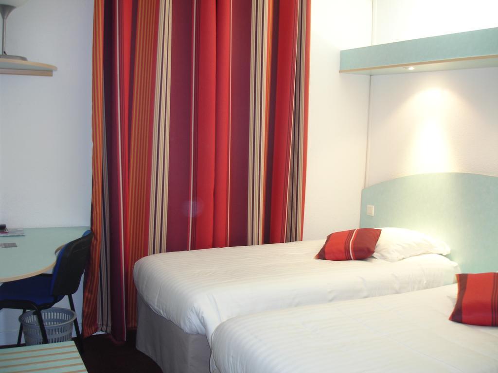 Agape Hotel Niort- Bessines Eksteriør billede