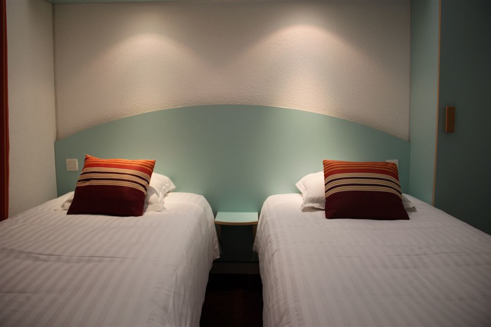 Agape Hotel Niort- Bessines Eksteriør billede