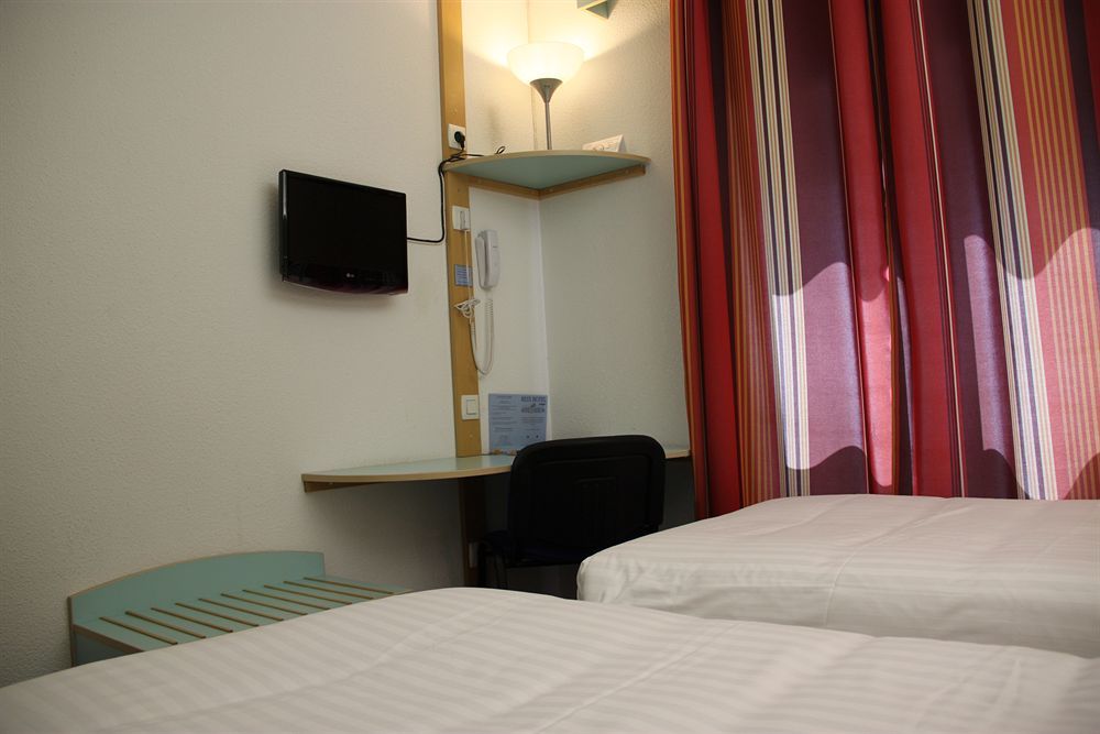 Agape Hotel Niort- Bessines Eksteriør billede